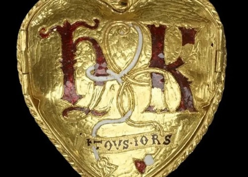 Bodkins, pearl earrings and precious badges -how to buy Tudor jewels today