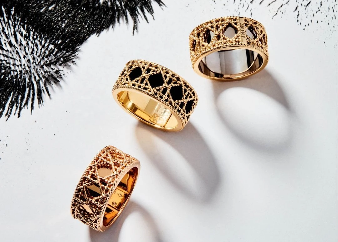 Magnetic Attraction: Sculptural Jewellery That Pulls the Heart and Eye