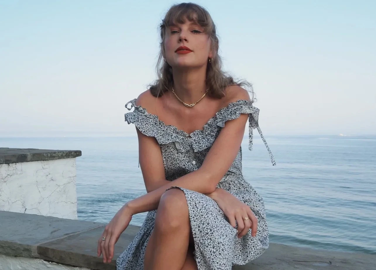 The Special Meaning Behind The $6K Diamonds Travis Kelce Gifted To Taylor Swift