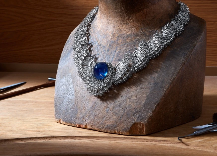 En Equilibre by Cartier features the art of balance in high jewellery