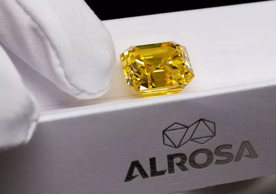 Russian diamond sales collapse amid sanctions, weak demand
