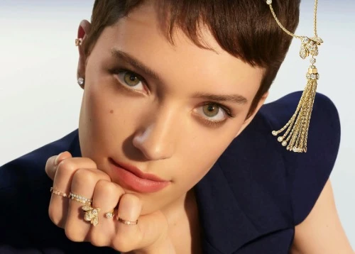 Bee de Chaumet Creates an Enduring Buzz