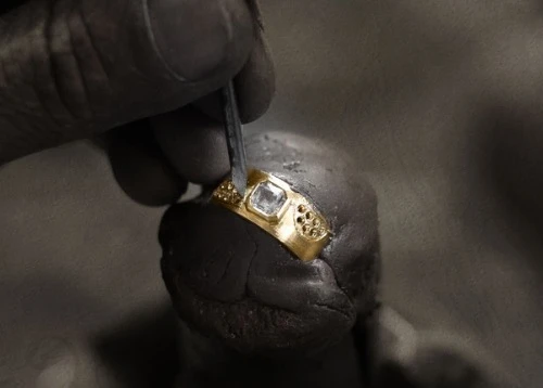 The Sustainable Revolution: Fine jewellery's bold move towards a greener future