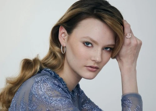 Shaping Light: A Modern Ode to Feminine Sophistication