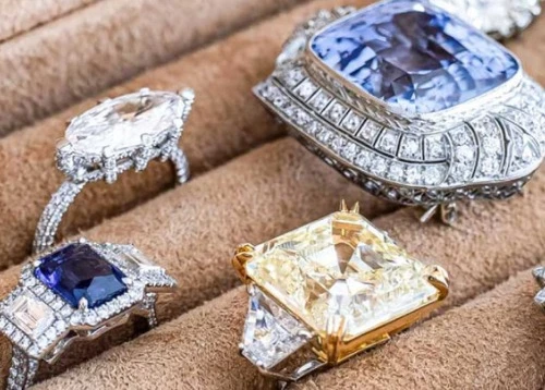 The Brooch Is Back: Estate Jewellery Leads the Quiet Luxury Trend of 2025