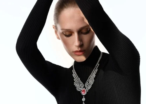 Chanel's Reach for the Stars: A Celestial Chapter in High Jewellery