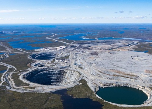 Ekati owner cuts jobs and shuts part of deposit, laying off several hundred work