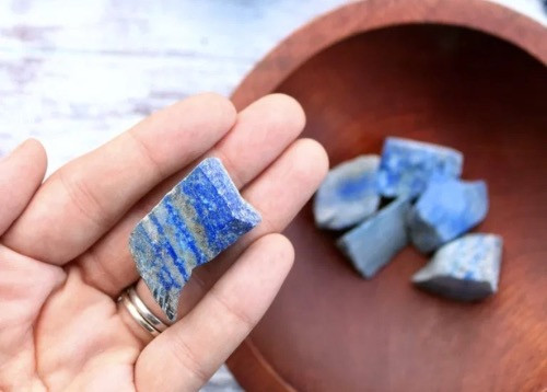 Cosmic Gemstones: Unveiling their hidden power and the celebrities who wear them