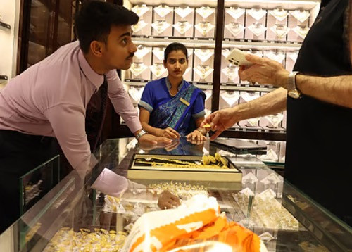 Will Dubai gold price drop more after Trump says no tariffs?