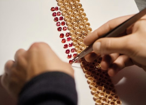 No stone unturned, the buyers hunting the finest gems