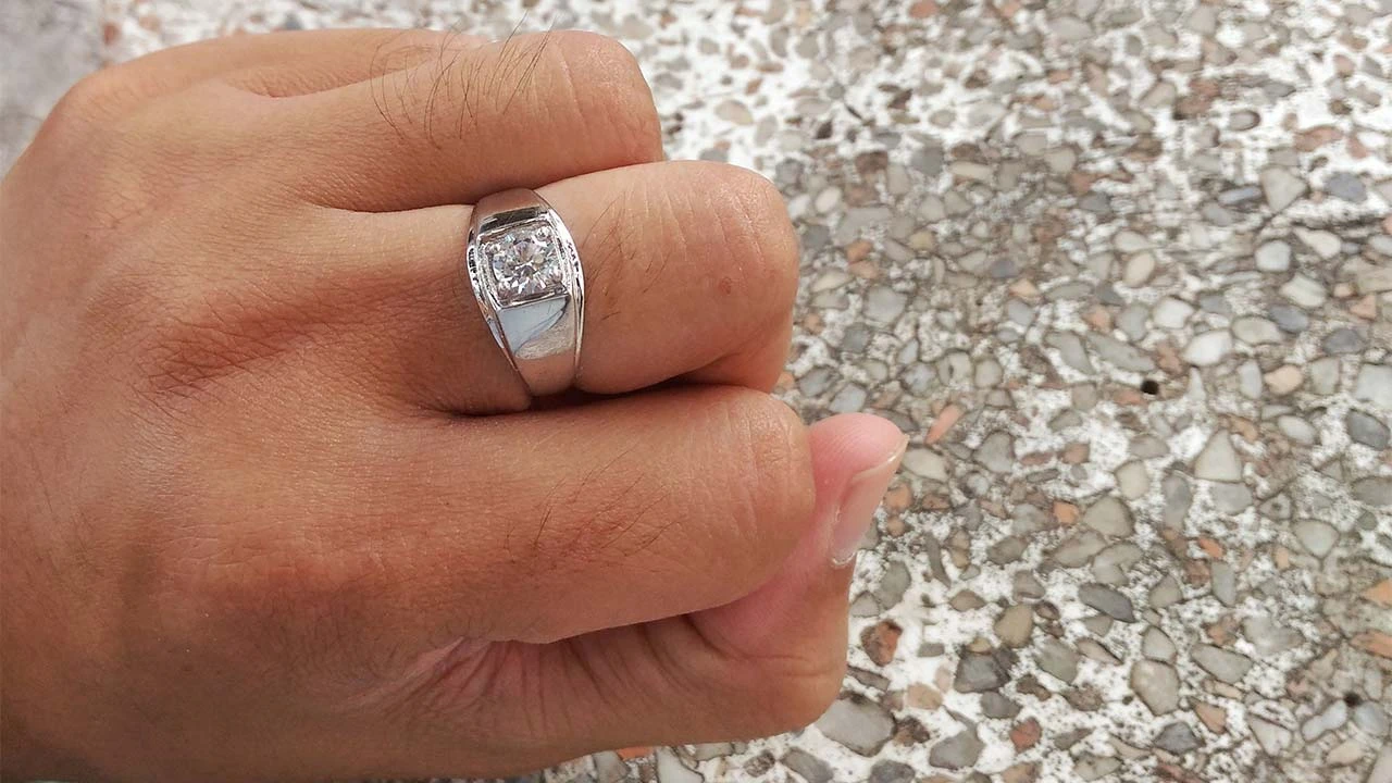 Consumers Open to Lab-Grown Gems, Survey Finds