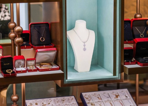 Susannah Lovis relocates in Burlington Arcade