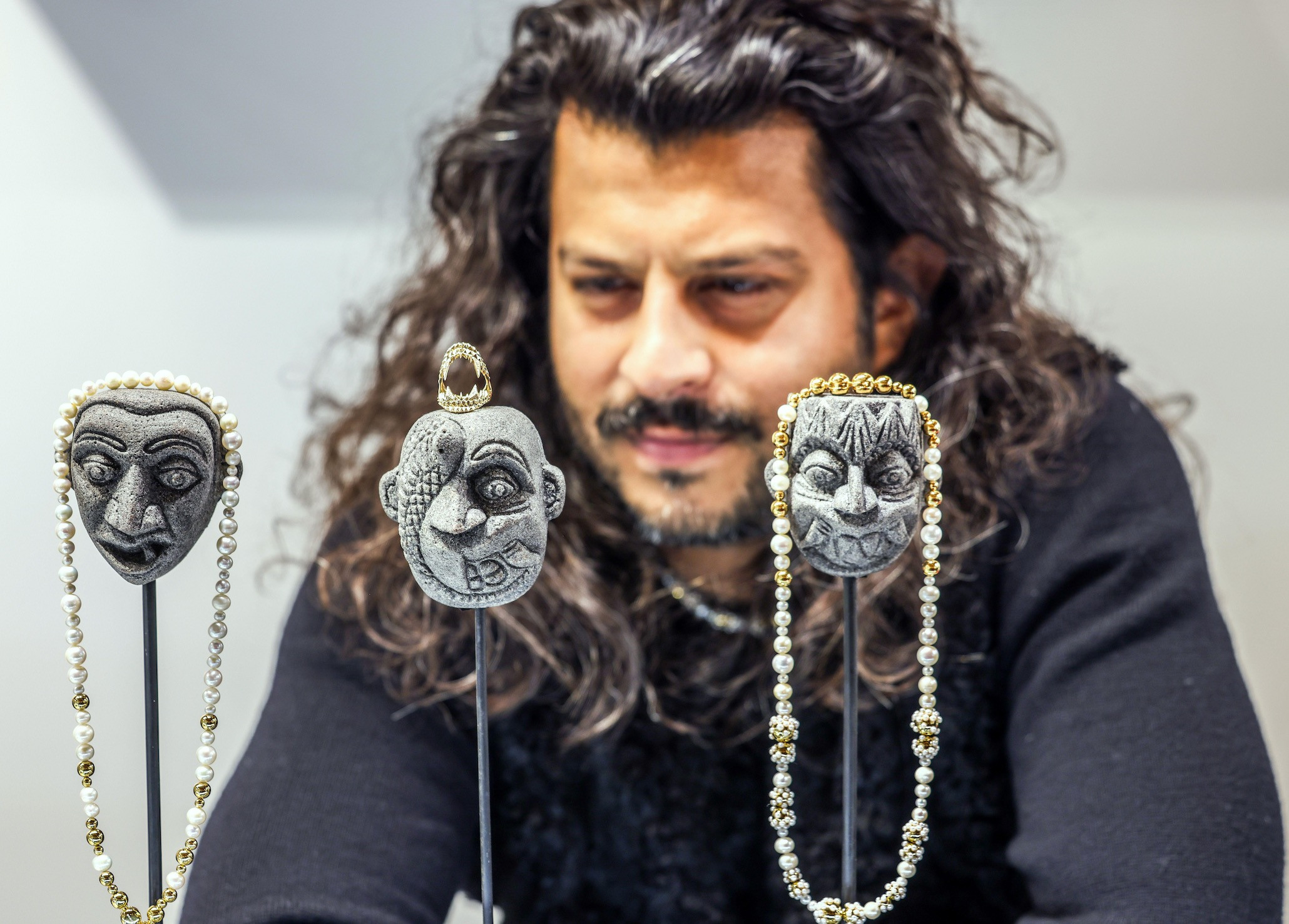 Bite Marks, Broken Smiles & Beautiful Flaws: Why Kasun London Jewellery Still Hits Different