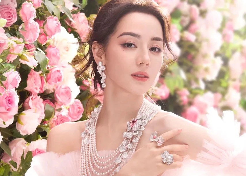 Mikimoto’s Les Pétales Collection Brings Poetic Movement to Pearls